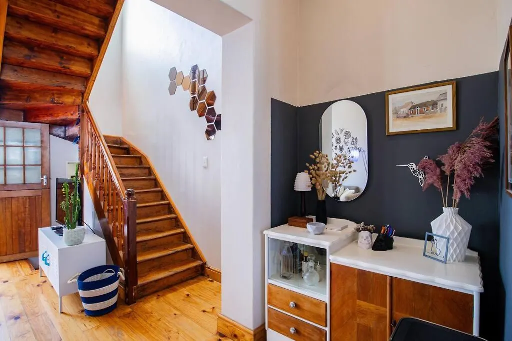 Quirky 2 Bed Home Parking Wi-Fi Backup Power ケープタウン 0*,