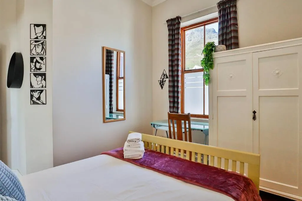Quirky 2 Bed Home Parking Wi-Fi Backup Power ケープタウン